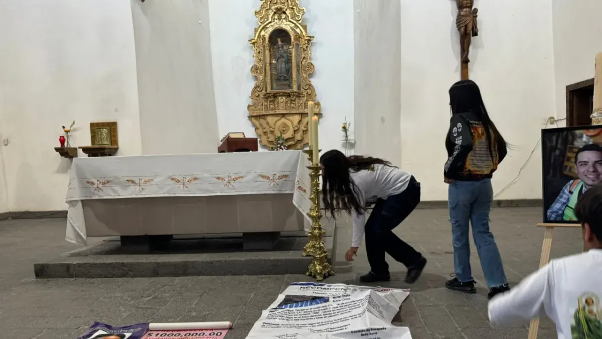 Se unen madres buscadoras y deudos de Plenitud para orar en misa