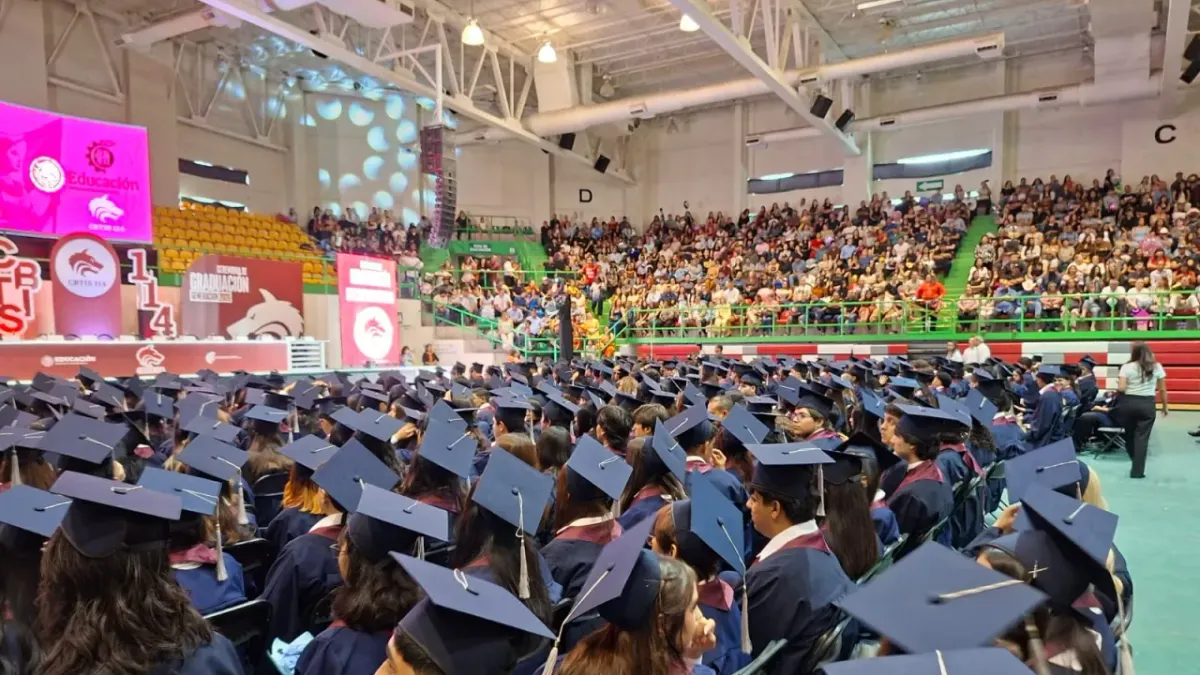 Se gradúan 820 estudiantes del CBTIS 114