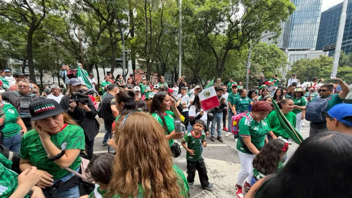Afición mexicana se prepara para celebrar en el Ángel de la Independencia