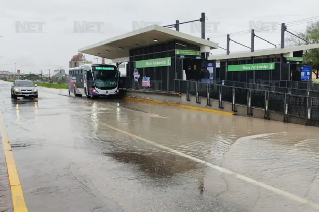Lluvias complican operación de la ruta troncal en Juárez