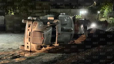 Vuelca trailer en la colonia División del Norte
