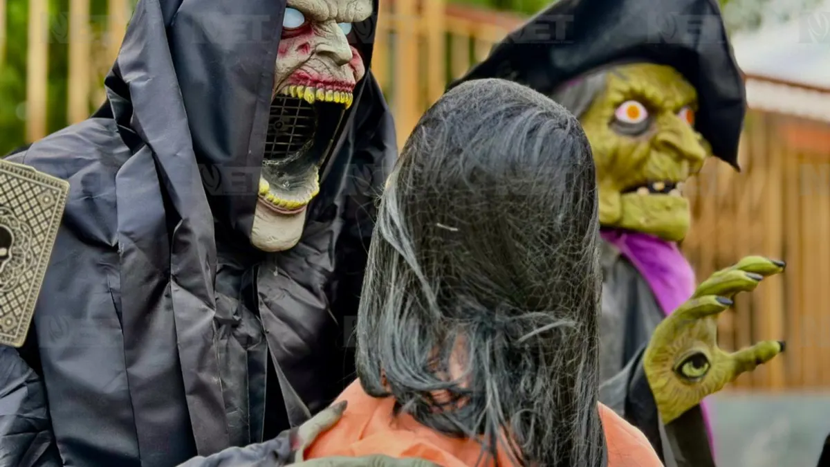 Venden animatronics gigantes para decorar casas por Halloween en Juárez