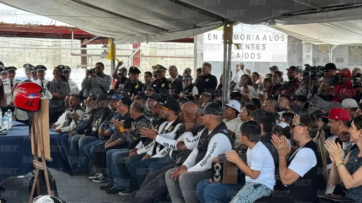 Reparte Seguridad Vial cascos a motociclistas en Juárez