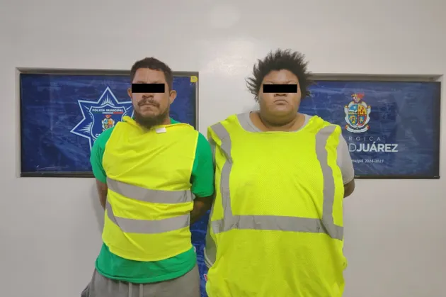 Hombre golpea a una niña con cinturón y la madre no intervino; ambos son arrestados