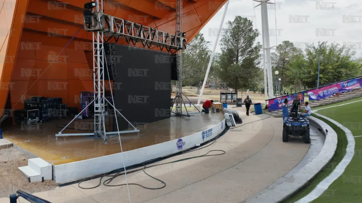 Preparan pantalla gigante para transmitir partido de México en Parque Central