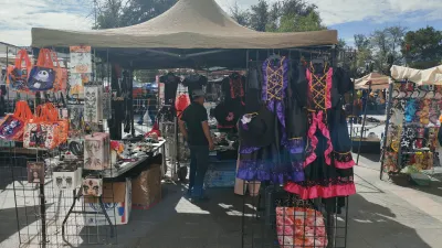 Comerciantes del centro confían en ventas de último momento por Halloween