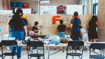Presentan exposición de fotografía y arte urbano hecho por niños juarenses