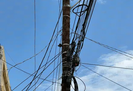 Retiran 75 km de cableado en desuso en Juárez; sigue la Zona Centro