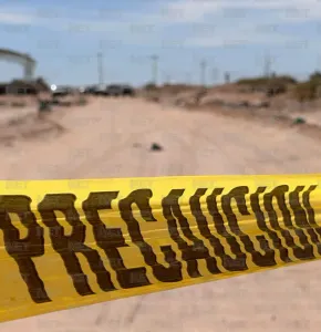 Localizan cadáver envuelto en cobijas en carretera Juárez Porvenir