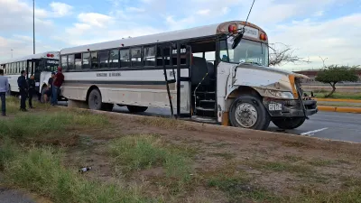 Choque múltiple de camiones maquiladores deja más de 30 lesionados en El Chamizal