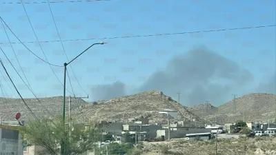 Atienden Bomberos incendio en predio de la colonia Granja Santa Elena