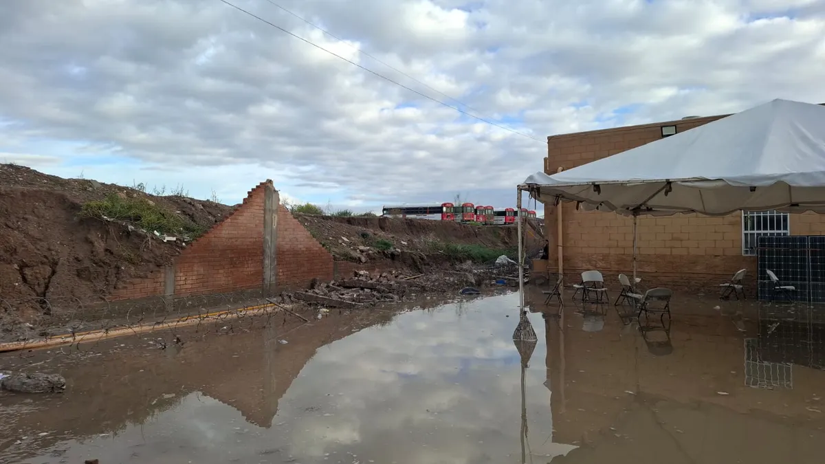 Inundación y derrumbe de barda afectan a Casa Hogar El Manantial