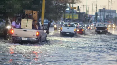 Pide Seguridad Vial manejar con precaución y emite recomendaciones por lluvias
