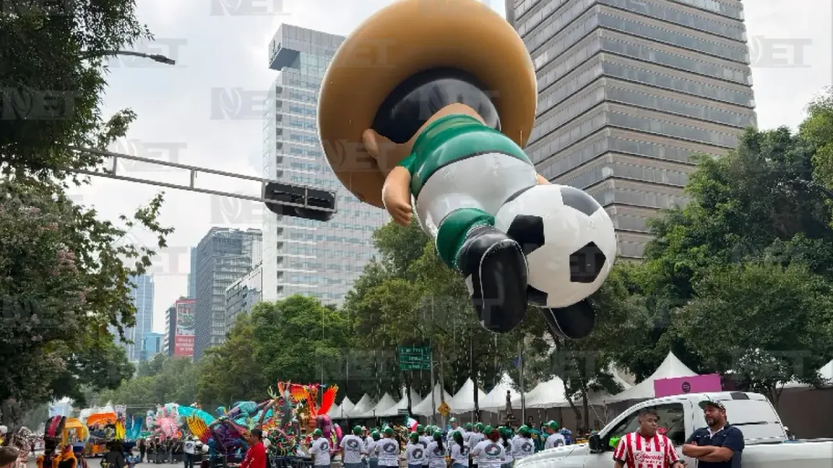 Más de 200 mil personas asisten a desfile mundialista en Ciudad de México