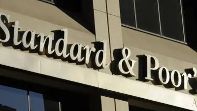 Alerta S&P sobre déficit fiscal y deuda pública en México
