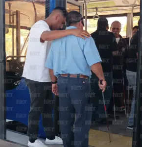 Implementa Juárez Bus anuncios sonoros; usuarios con discapacidad piden mejoras