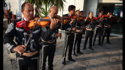 Con mariachis reciben a Sudáfrica, rival de México en Mundial 2026