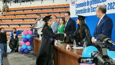 Reconocen con premios a 6 mil 882 estudiantes de excelencia en Ciudad Juárez