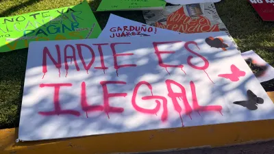 Manifestantes reclaman justicia por tragedia del INM en audiencia de Garduño