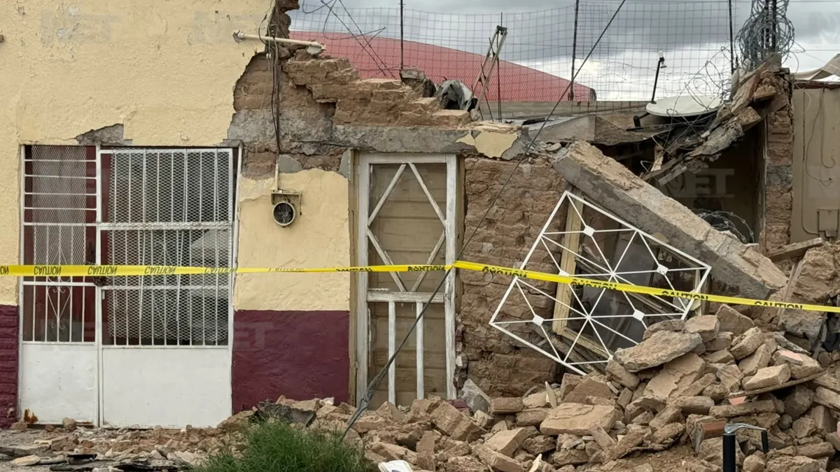 Colapsa vivienda deshabitada en El Mirador por humedad acumulada