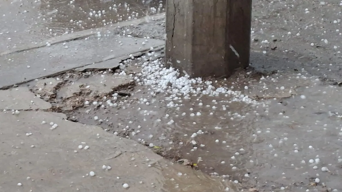 Sorprende lluvia con granizo en zona norponiente de Juárez