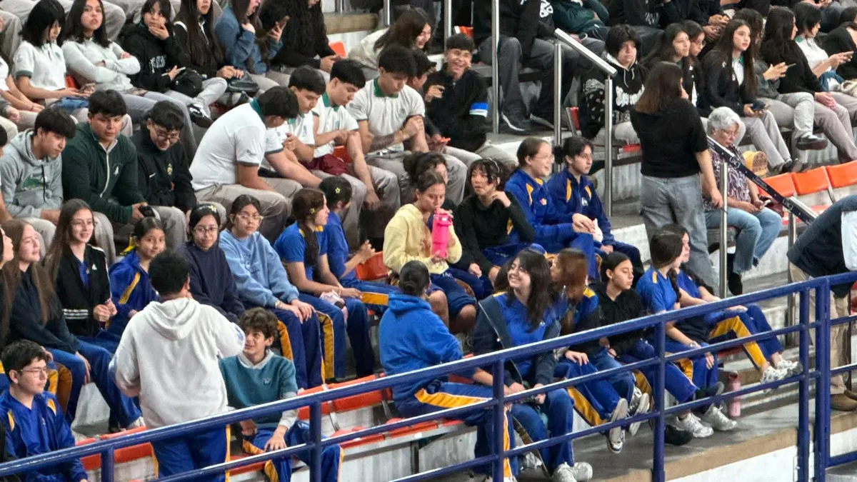 Inspira astronauta Rodolfo Neri a más de 4 mil estudiantes en Juárez