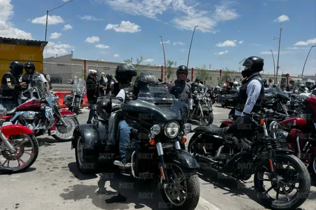 Reparte Seguridad Vial cascos a motociclistas en Juárez