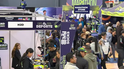 Corredores se reúnen en el Tec de Monterrey previo al Maratón de Juárez