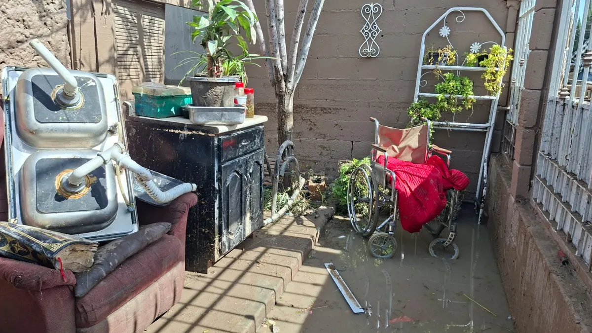 Vecinos de la Lucio Blanco piden ayuda para abuelos damnificados