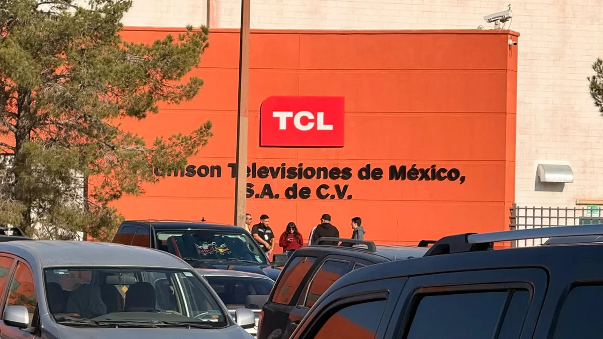 Empleada de 18 años resulta herida de gravedad al ser atropellada en planta TCL