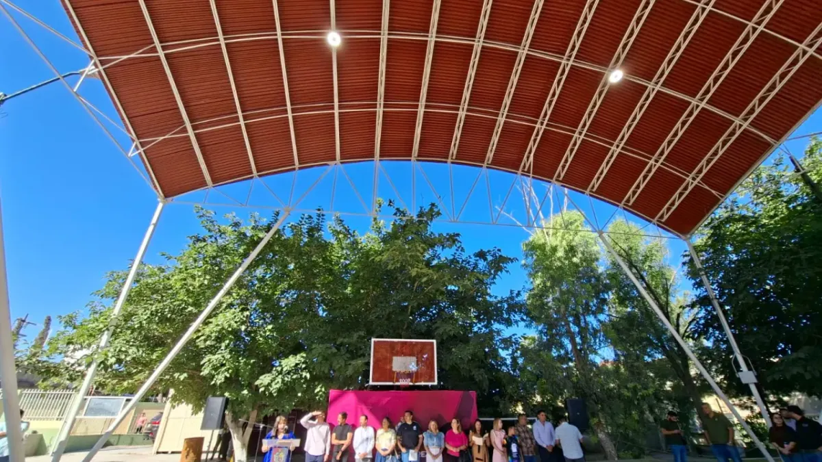 Entrega Municipio nuevo domo en primaria Soledad Herrera Villa