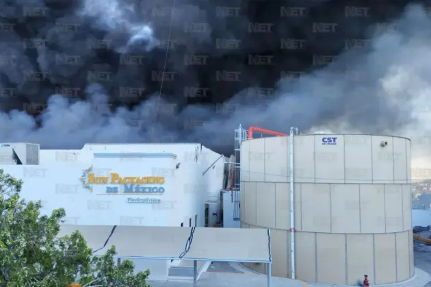 Bomberos trabajaron más de 12 horas para extinguir incendio de maquila