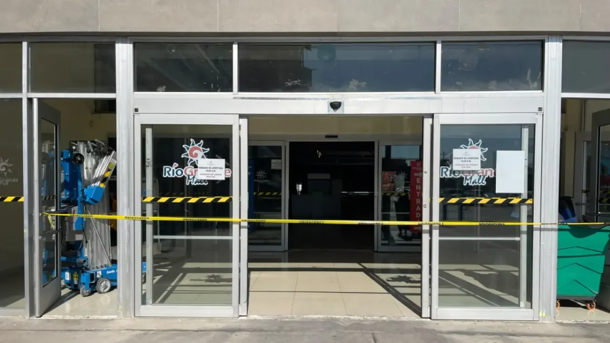 Reabre parcialmente Río Grande Mall tras incendio
