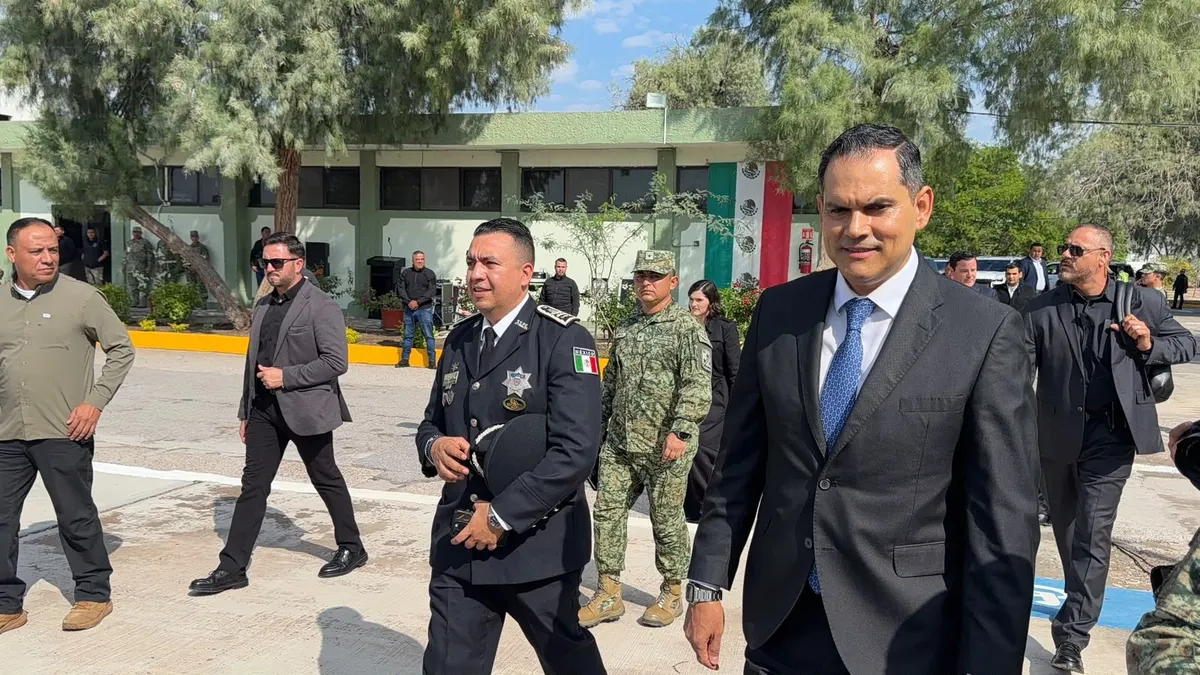 Asiste Maru Campos a toma de mando de la XI Región Militar en Torreón