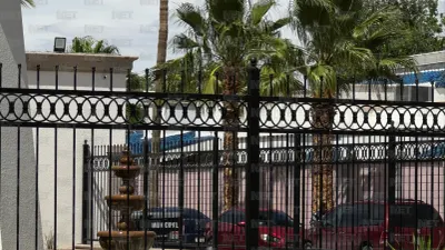 Fallece electrocutado mientras podaba una palmera