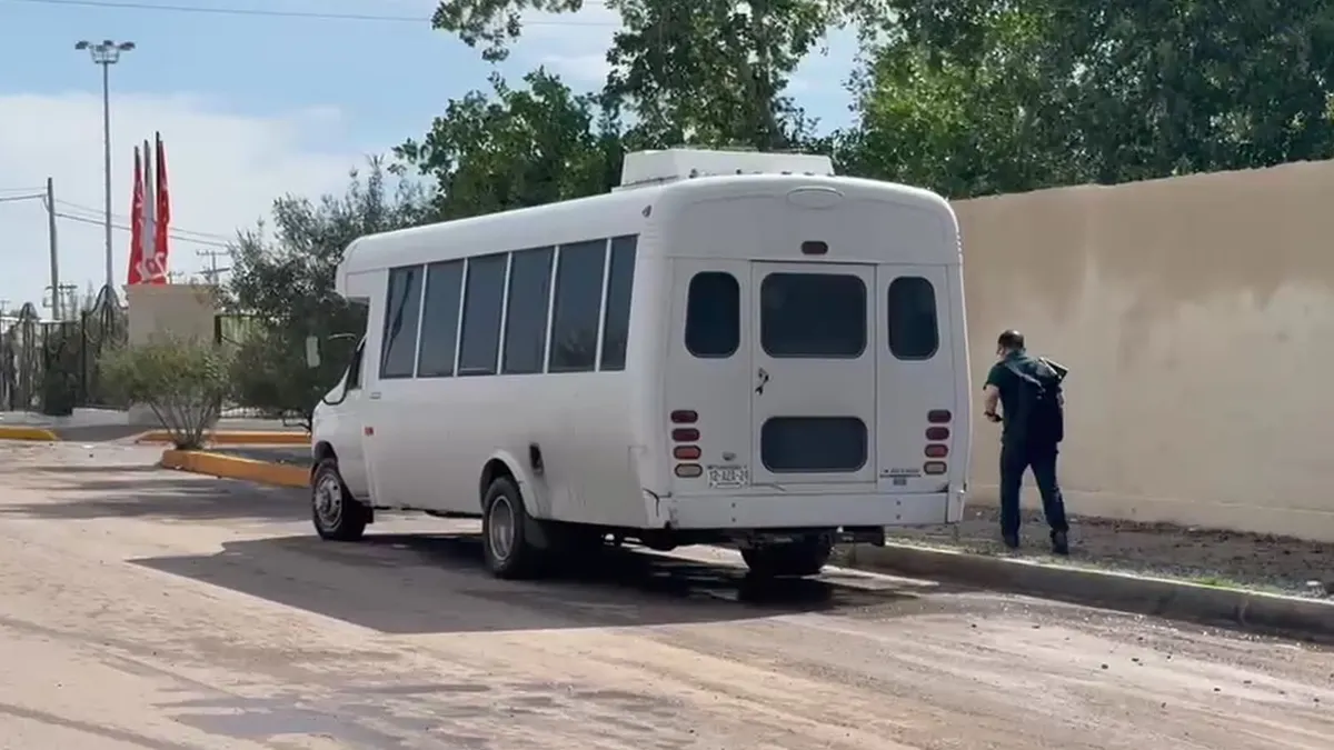 Rescatan en troca a vecinos varados por inundación en Natura II