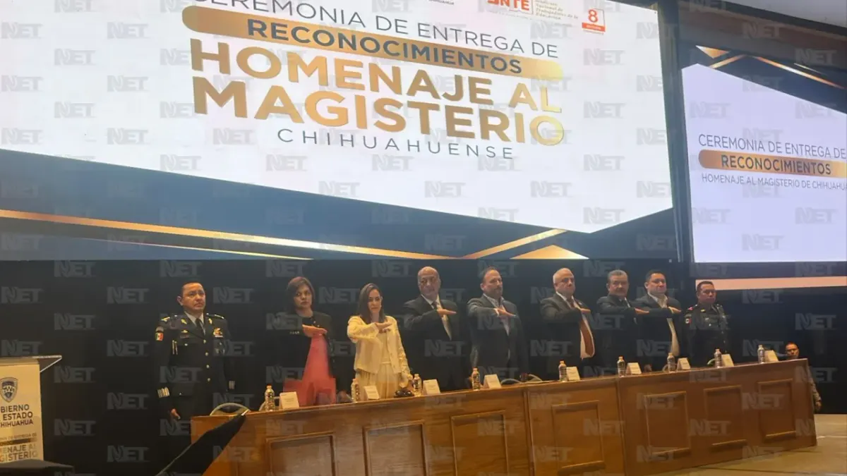 Reconoce Estado a 556 maestros por trayectoria y años de servicio