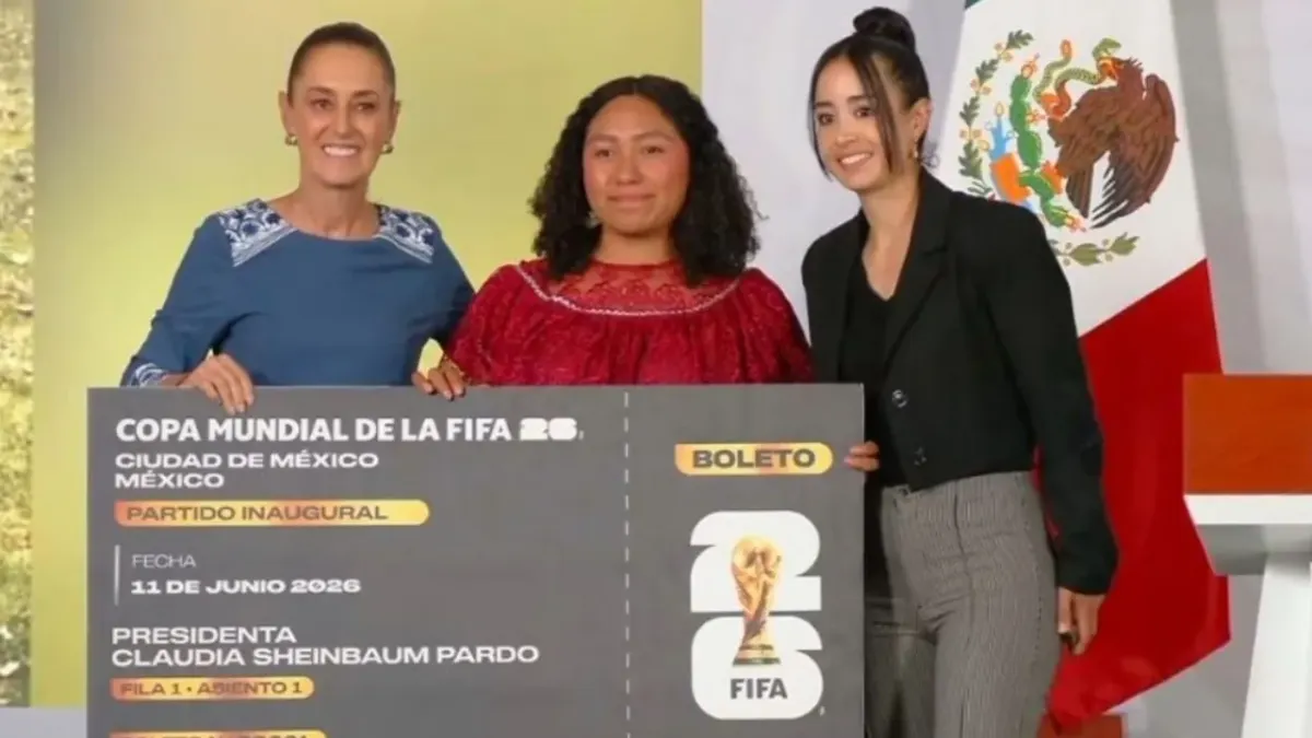 Presenta Sheinbaum a ganadoras de boletos para Mundial 2026