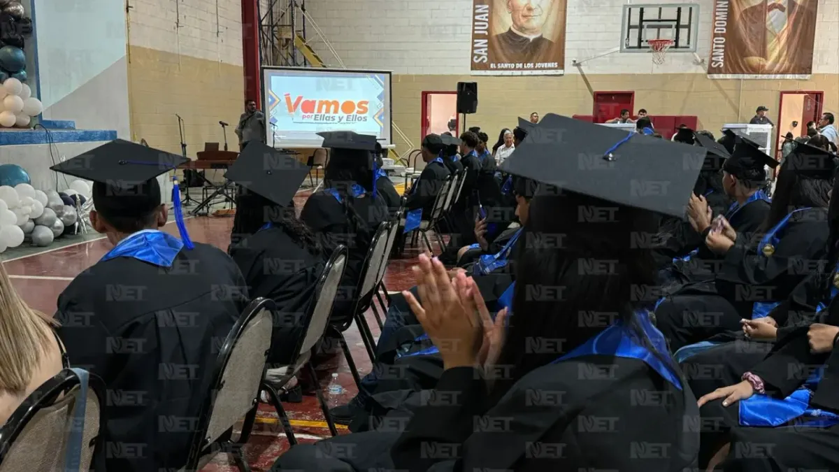 Celebra alcalde graduación de 85 jóvenes en programa 'Vamos por Ellos'