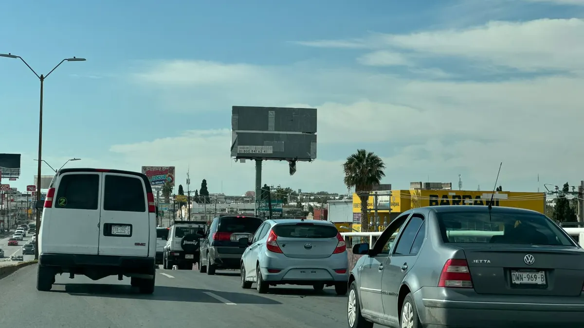 Protesta de transportistas colapsa el tráfico en la avenida Tecnológico