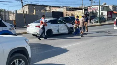 Conductor omite alto y provoca choque en la Carlos Amaya