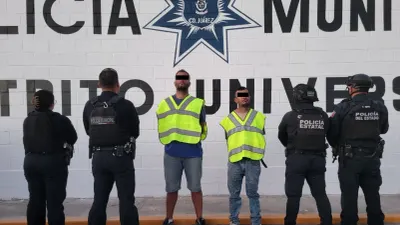 Detienen a dos tras persecución y choque múltiple con heridos en Gómez Morín