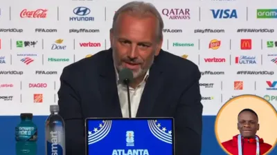 Recibe DT de Congo noticia de la muerte de su padre en conferencia de prensa
