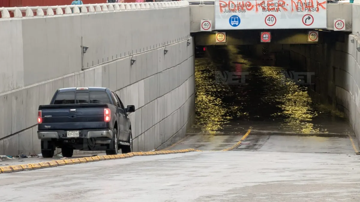 Cierran túnel de la 16 de Septiembre por acumulación de agua