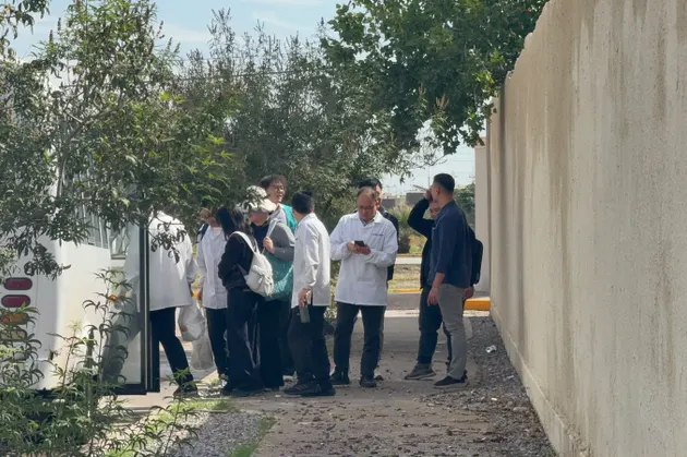Rescatan en troca a vecinos varados por inundación en Natura II