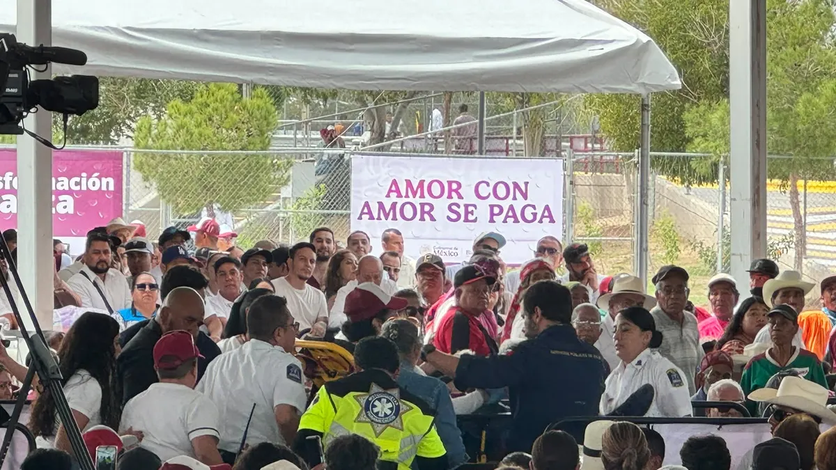 Sheinbaum pausa discurso en Juárez por desvanecimiento de asistente