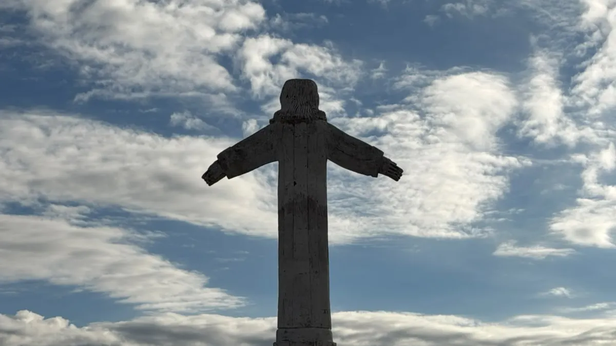 Cristo de Curiel: el guardián que marca la frontera entre la ciudad y el desierto