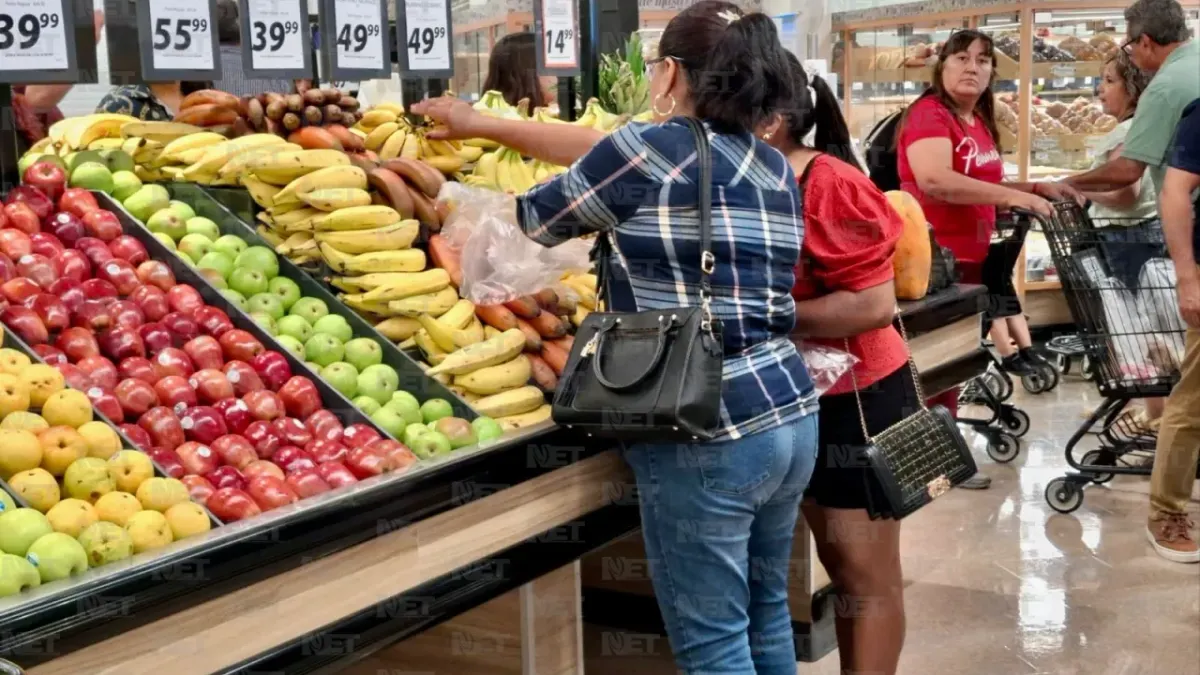 Recibe S-Mart Paseo Esmeralda a sus primeros clientes