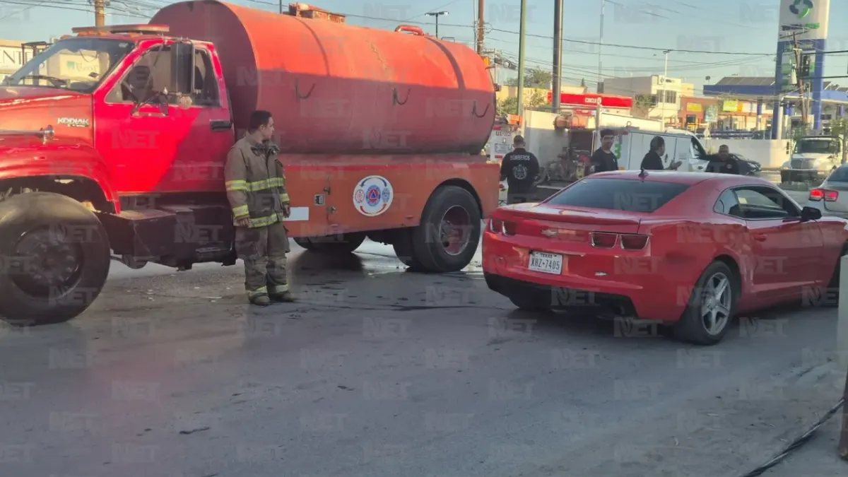 Se incendia camioneta en colonia Azteca