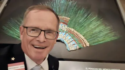 Propone candidato en Austria devolver Penacho de Moctezuma a México